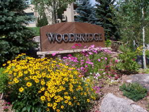 Entrance to Woodbridge Condos
